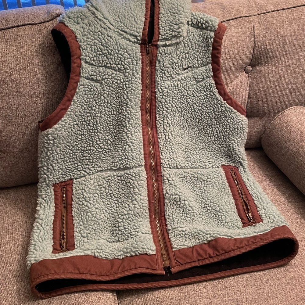 Kavu Vest